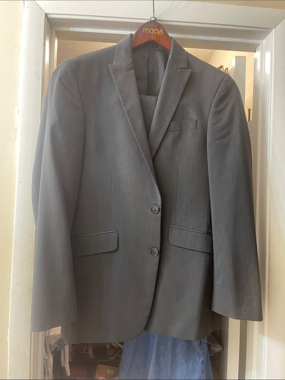 Kenneth Cole Reaction Men's Charcoal Gray Suit Jacket and 31 waist pants